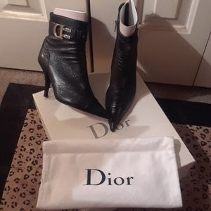 LIKE NEW🎉DIOR❣ BOOTIES🎁EUC